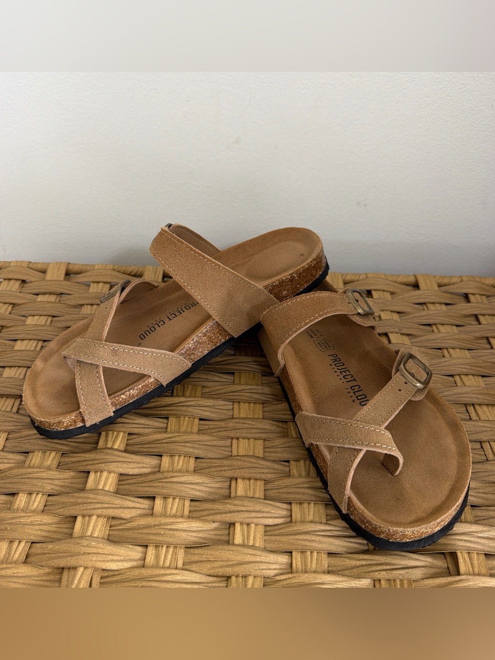 Project Cloud Lian Leather Sandals Taupe Toe Strappy Women’s Size 7.5 Slip On